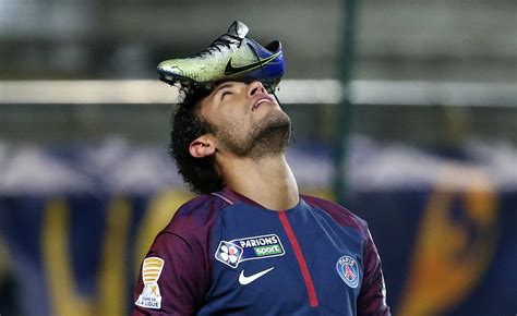 The stage is set for Neymar – will he finally take his place among .